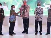 Gubernur Terima Penghargaan Green Leadership Nirwasita Tantra