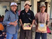 Mushola Da’arul Ilmi Kluwut Gunakan Besek Bambu untuk Distribusi Daging Kurban