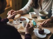 Tiga Makanan Yang Harus Dihindari Saat Minum Kopi