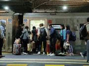 Penumpang KRL dan KA Wajib Pakai Masker dan Tunjukkan Sertifikat Vaksin