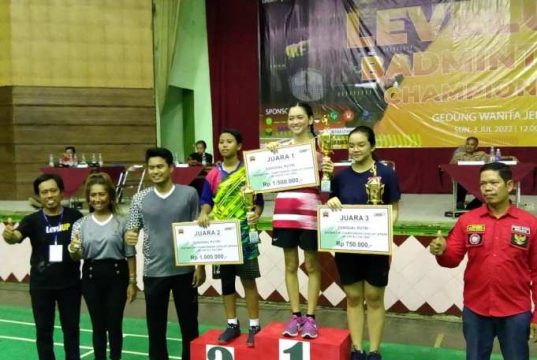 Ini Para Juara LevelUp Badminton Championship, Hadiah Diserahkan Tontowi Ahmad