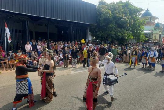 Superhero Indonesia Bakar Semangat Nasionalisme Warga Bandengan