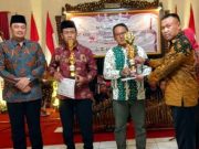 Seni Angklung Kajuman Ikut Memeriahkan Resepsi Tuhuhbelasan