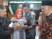 Bayi yang Ditemukan di Angkringan Akhirnya Diadopsi Pemilik Hotel di Purwodadi