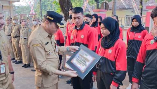 Atlet dan Pelatih Berprestasi Terima Bonus Pj. Bupati Jepara