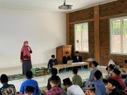 Tim Unimma Ajak Santri Hidup Bersih, Sehat dan Budidaya Sayur Organik
