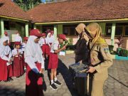 Di SDN 1 Gidangelo, 12 Yatim/Piatu Terima Santunan Muharam