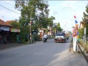 Jalan Beton Bantuan Ganjar di Cilacap Dongkrak Perekonomian Desa