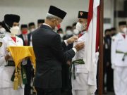 Ganjar Kukuhkan 35 Pasukan Pengibar Bendera