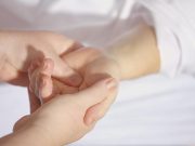Empat Tips Mengatasi Kulit Tangan Kering dan Kasar