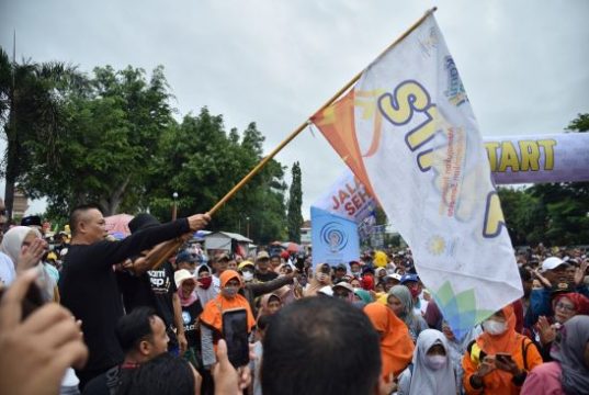 Bupati Kebumen dan Wakil Bupati Lepas Jalan Sehat Muhammadiyah