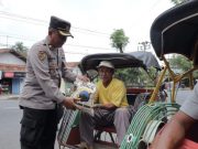 Ini Pengakuan Tukang Becak di Kebumen saat Terima 5 Kg Beras dari Polres