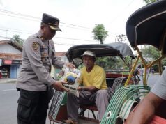 Ini Pengakuan Tukang Becak di Kebumen saat Terima 5 Kg Beras dari Polres