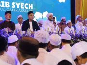 Ribuan Umat Muslim Kudus Bersholawat Bareng Habib Syech