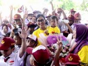 Ribuan Siswa SD di Pacitan Melakukan Gosok Gigi Massal