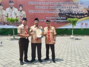 Bupati Kebumen Raih Penghargaan Lencana Darma Bakti dari Kwarnas