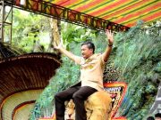 Buka Perkemahan, Bupati Pacitan ‘Disunggi’ Dadak Merak Reog