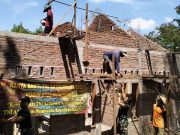 Di Wonogiri, Babinsa Peduli Membantu Pembangunan Rumah Warga
