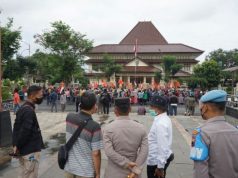 Perpag Unjuk Rasa Tuntut Pemerintah Cabut HGB PT Semen Gombong