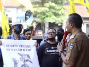 Mahasiswa Pacitan Menggelar Demo Tolak Kenaikan Harga BBM