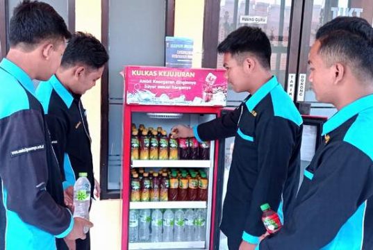 Di SMK Negeri 2 Ponorogo Ada Kulkas Kejujuran, Begini Penjelasannya
