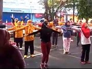 Meriahkan Peringatan Haornas, Para Bakul Pasar Wonogiri Senam Bersama