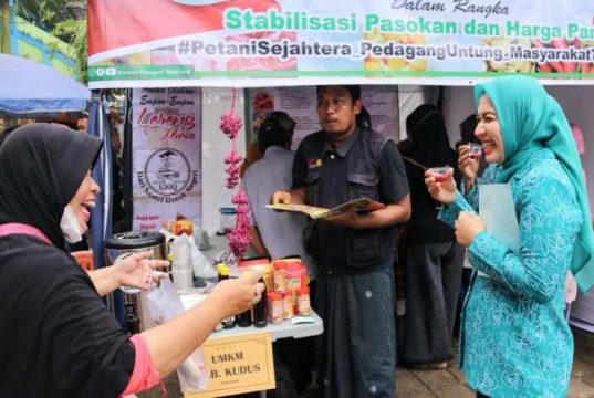 Seribu Paket Pangan Murah TP PKK Kudus Ludes Terjual
