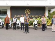 Dukung Transisi Energi Bersih, PLN Serahkan Sertifikat Energi Terbarukan untuk 5 Istana Kepresidenan