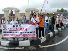 DPD PKS Unjuk Rasa Tolak Kenaikan Harga BBM