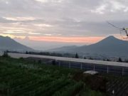 Puisi Made Dwi Adnyani Alam adalah Guru