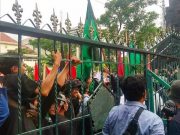 Ribuan Mahasiswa Bersatu Tolak Kenaikan Harga BBM Bersubsidi di Semarang