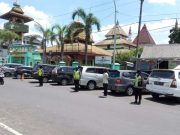 Polwan Polres Blora Jaga Pelaksanaan Ibadah Shalat Jumat