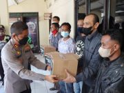 Polres Klaten Bagikan Ratusan Paket Sembako untuk Warga Terdampak Kenaikan Harga BBM
