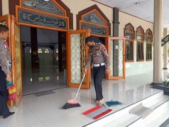 Polantas Blora Bersih-Bersih di Masjid Tunjungan Songsong Hari Lalu Lintas