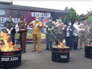 Di Tegal, Jutaan Batang Rokok Ilegal Dimusnahkan