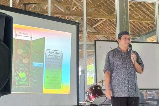 Tim PkM LPPM USM Beri Pelatihan Pembuatan Lubang Resapan Biopori