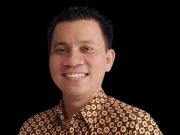 Tentang “Yang Terhormat” oleh Protokol