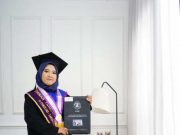 Dhania Tak Menyangka Jadi Wisudawan Terbaik