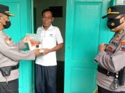 Polres Wonosobo Serahkan Paket Beras pada Warga Kurang Mampu