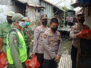 Polsek Jebres Bagikan Sembako Sumbangan Anggota untuk Warga Terdampak Kenaikan Harga BBM