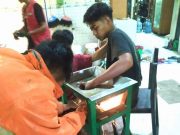 Menegangkan, Saat Damkar Wonogiri Menolong Pekerja yang Jari Tangannya Kejepit Mesin Giling