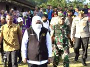 Gubernur Jatim Tawarkan Solusi Relokasi Warga ke Tempat Aman