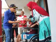 Ke Karimunjawa, Pj. Bupati Bagikan Bantuan Kursi Roda