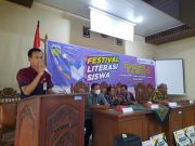Peserta Festival Literasi Dimotivasi Sastrawan Senior