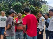 Debat Juru Parkir-Pengemudi Taksi Online Viral Gegara Ban Mobil Digembosi