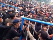 Ribuan Penonton Konser Slank Tanpa Tiket Diizinkan Masuk