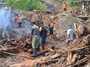 Alat Berat Tidak Bisa Masuk Lokasi Bencana, Pembersihan Material Longsoran Dilakukan Manual longsor dan banjir