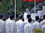 Bupati Tegal Pimpin Empat Ribu Santri saat Upacara HSN 2022