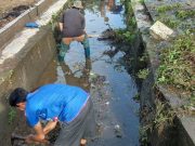 Cegah Banjir, Pura Group Gelar Bersih Saluran Air dan Gorong-Gorong Bareng Warga