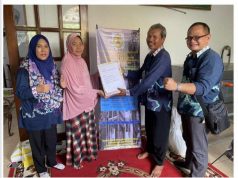 Tim PkM USM Beri Penyuluhan Pemasaran kepada Pengelola UMKM Kue Moci Najah